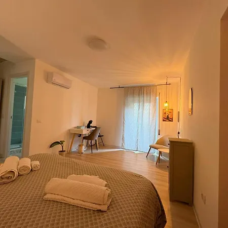 Kalon Brion House Pensión 3*