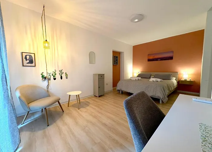 招待所 Kalon Brion House